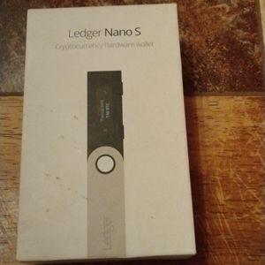Ledger Nano 5 crypto currency hardware wallet